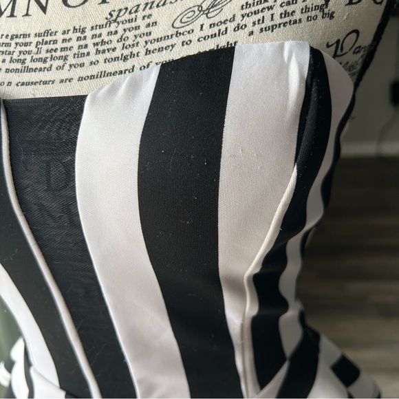 Windsor White/Black Striped Peplum Blouse Sleeveless Sheer Mesh Padded Sz Small - Picture 6 of 7